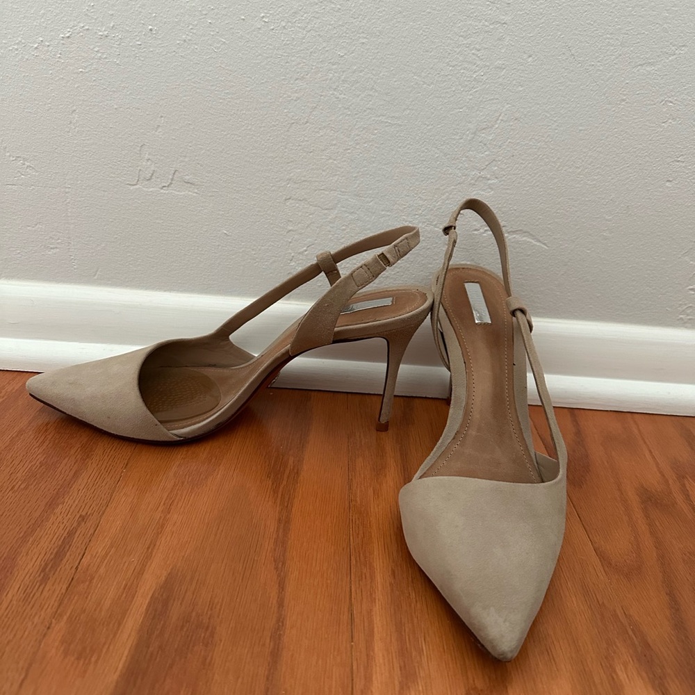Elegant Tan Women's Slingback Heels - Picture 3 of 7